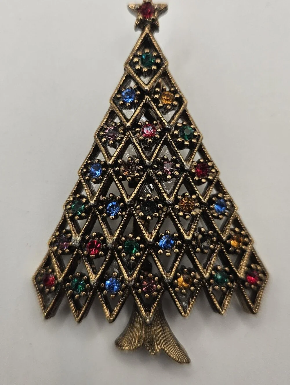 Vintage JJ Jonette Jewelry Rhinestone Christmas Tree Pin Brooch Multi-Color